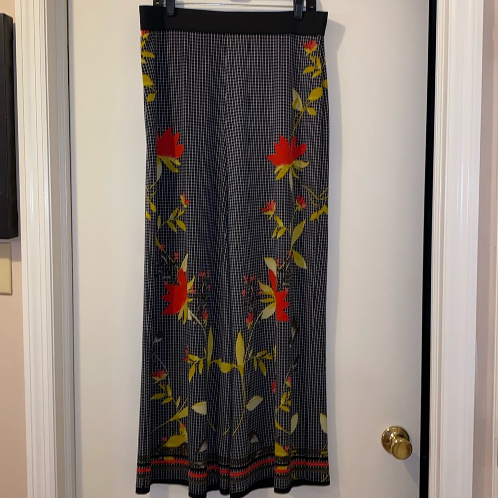 Wide leg trousers